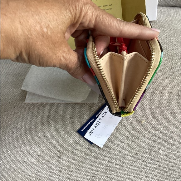 Dooney & Bourke Art Deco Large Zip around credit card case. NWT in Black - Picture 10 of 13